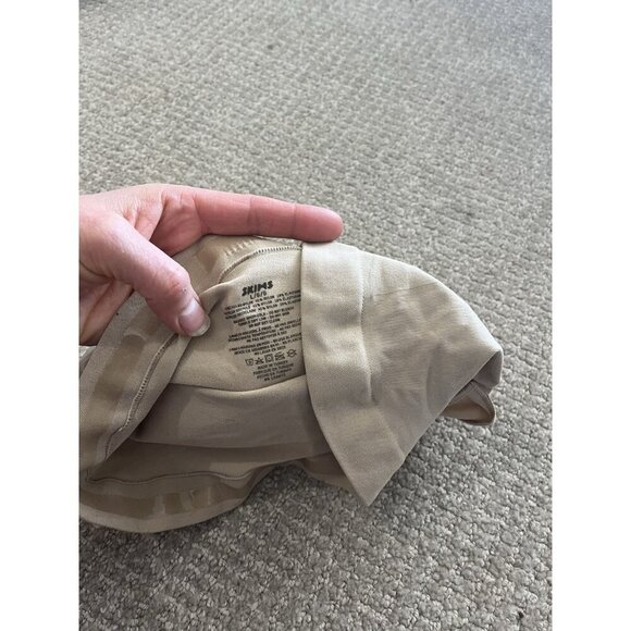 Skims Seamless Sculpt High Top Shapewear Womens Large Butt Lifting Beige Tan a7 - Picture 4 of 4